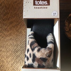 Leopard Print memory foam slippers